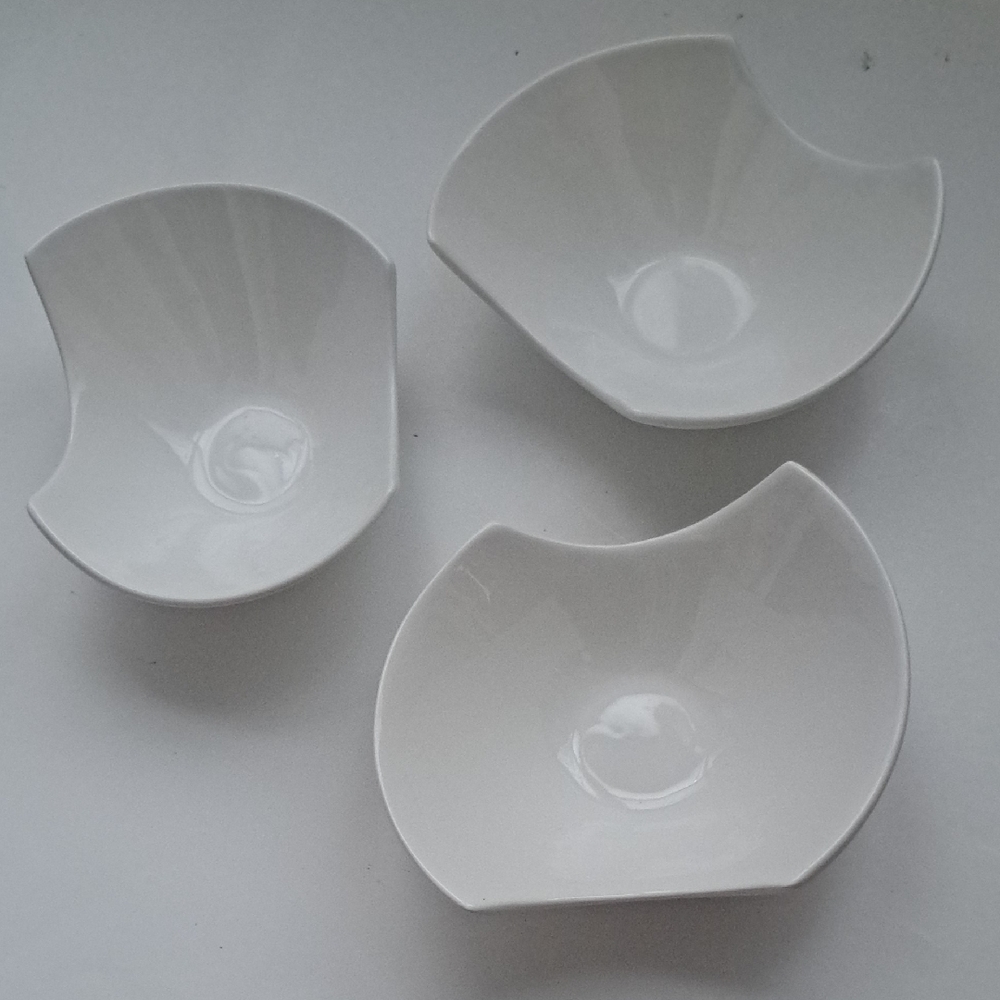 Elegant White Porcelain Bowls Set